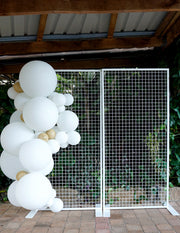 White Wire Backdrop - Bang Bang Balloons